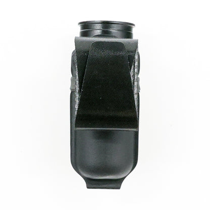 Constrictor 40 mm round carrier with Squeeze adjustable hook-and-loop belt attachment – closed position