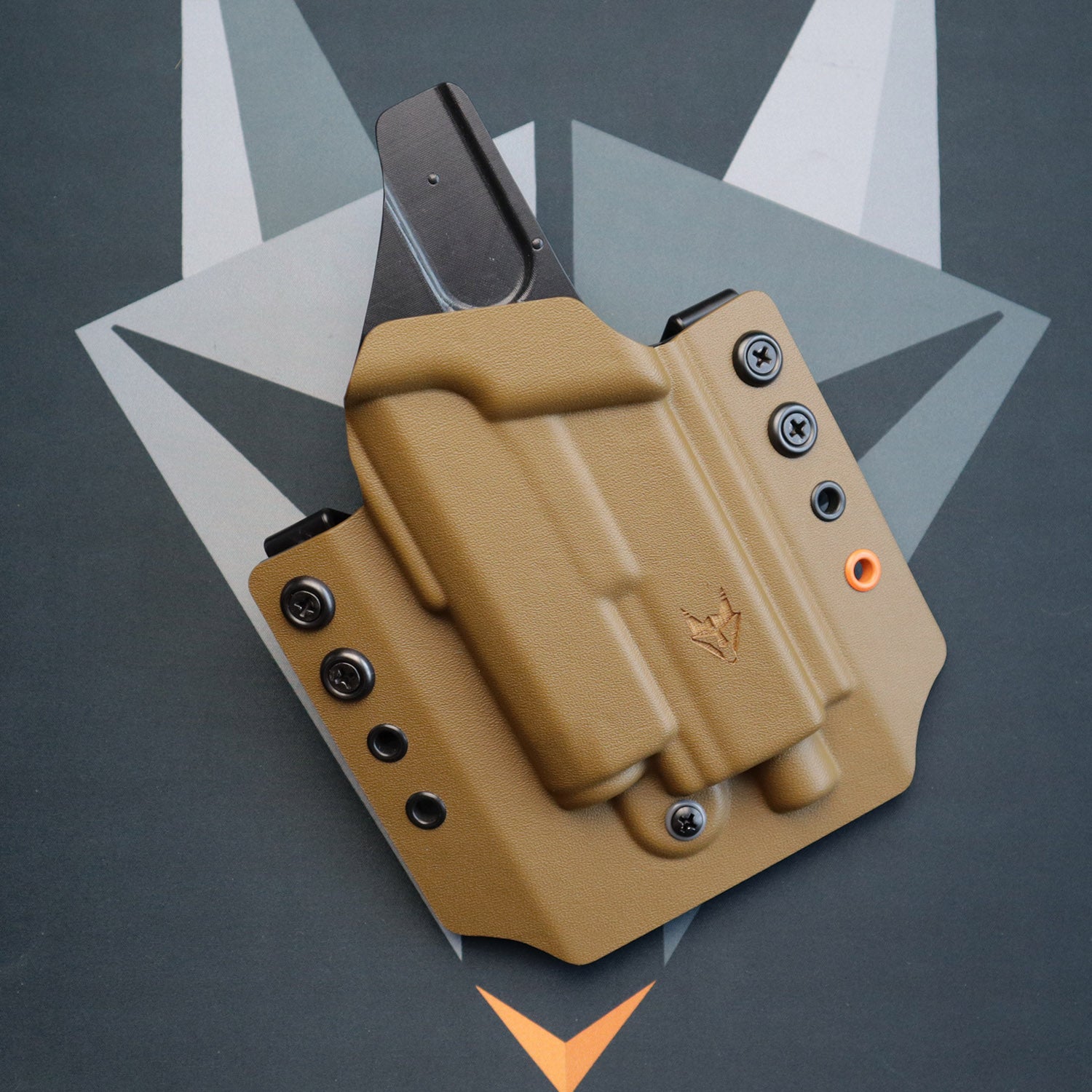 Basilisk OWB - Glock 17/22 w/ APLc - Coyote Brown - RH